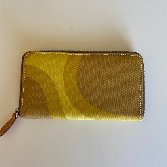 Orla Kiely Handbags - Orla Kiely Big Zip Wallet – NWOT